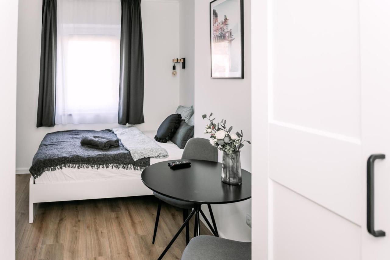 B15 - Wood&Black Apartman غيور المظهر الخارجي الصورة