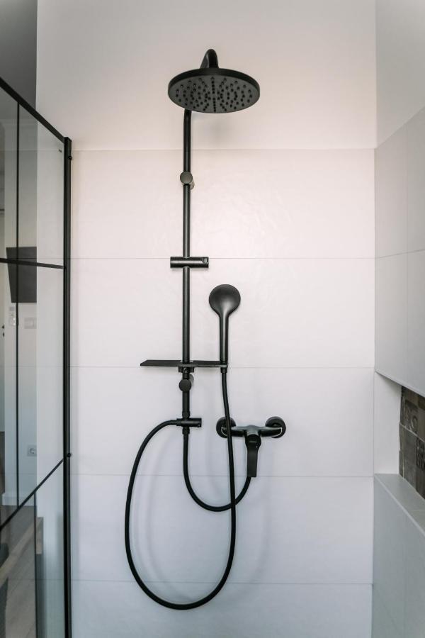 B15 - Wood&Black Apartman غيور المظهر الخارجي الصورة