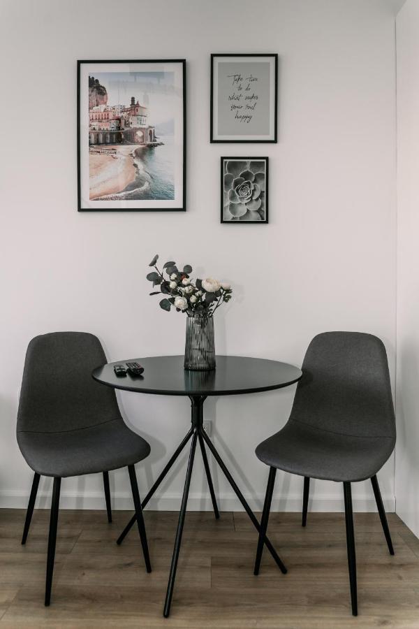 B15 - Wood&Black Apartman غيور المظهر الخارجي الصورة